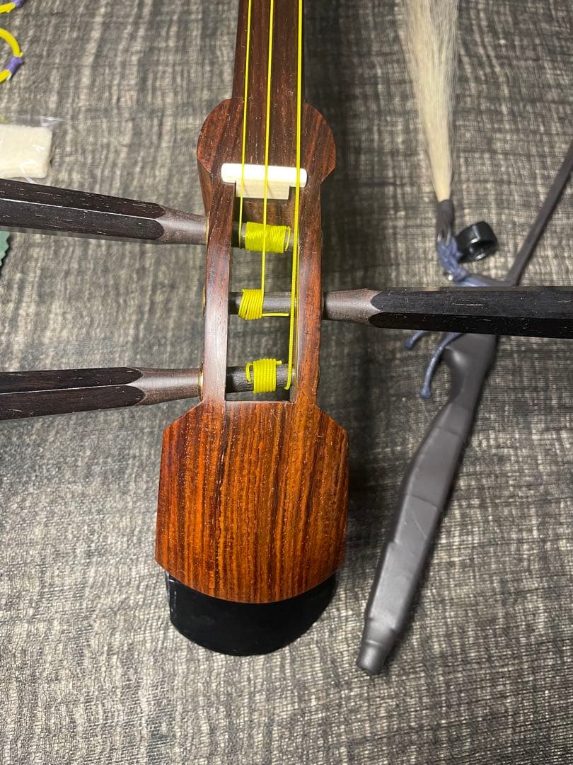 和胡弓，紫檀材，竹弓（レワ弓），付属品