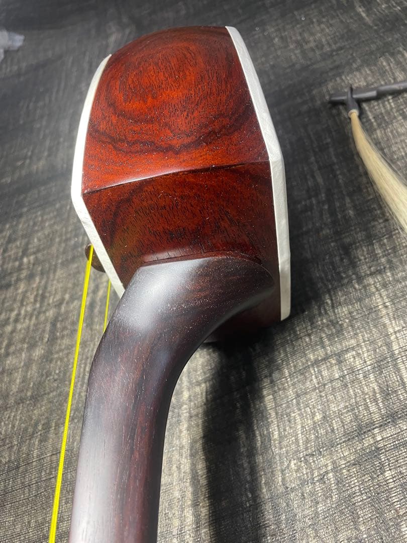 和胡弓，紫檀材，竹弓（レワ弓），付属品