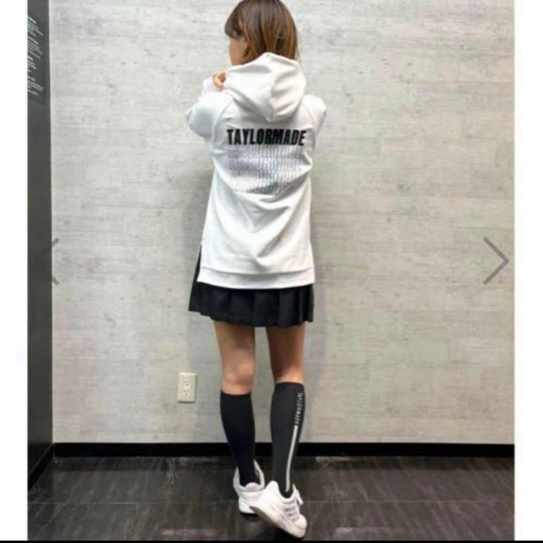 【TaylorMade】新品✨M フード付きロゴトレーナー　スリット付き　秋冬