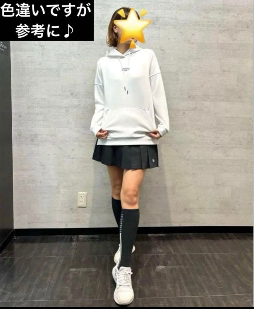 【TaylorMade】新品✨M フード付きロゴトレーナー　スリット付き　秋冬