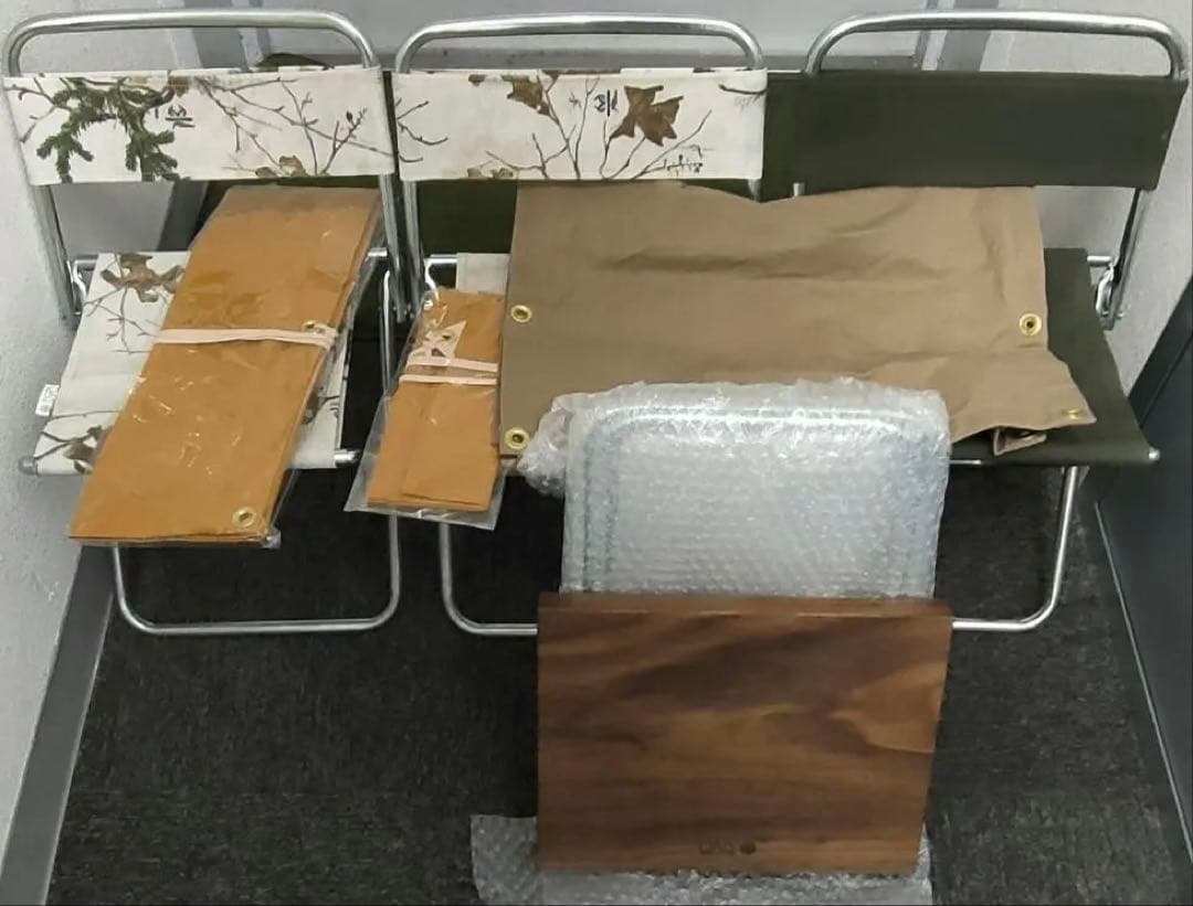 DAIS ウォルナットテーブル・ツリーカモチェア2点 計3点