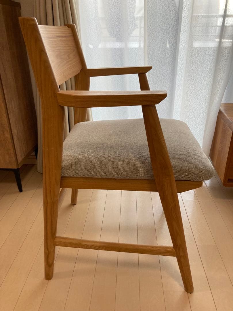 ウニコ unico シグネ SIGNE シリーズ ダイニングチェア　肘掛あり