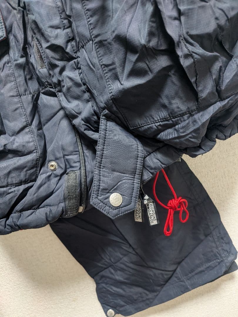 ブラック キルティングジャケット フード付き