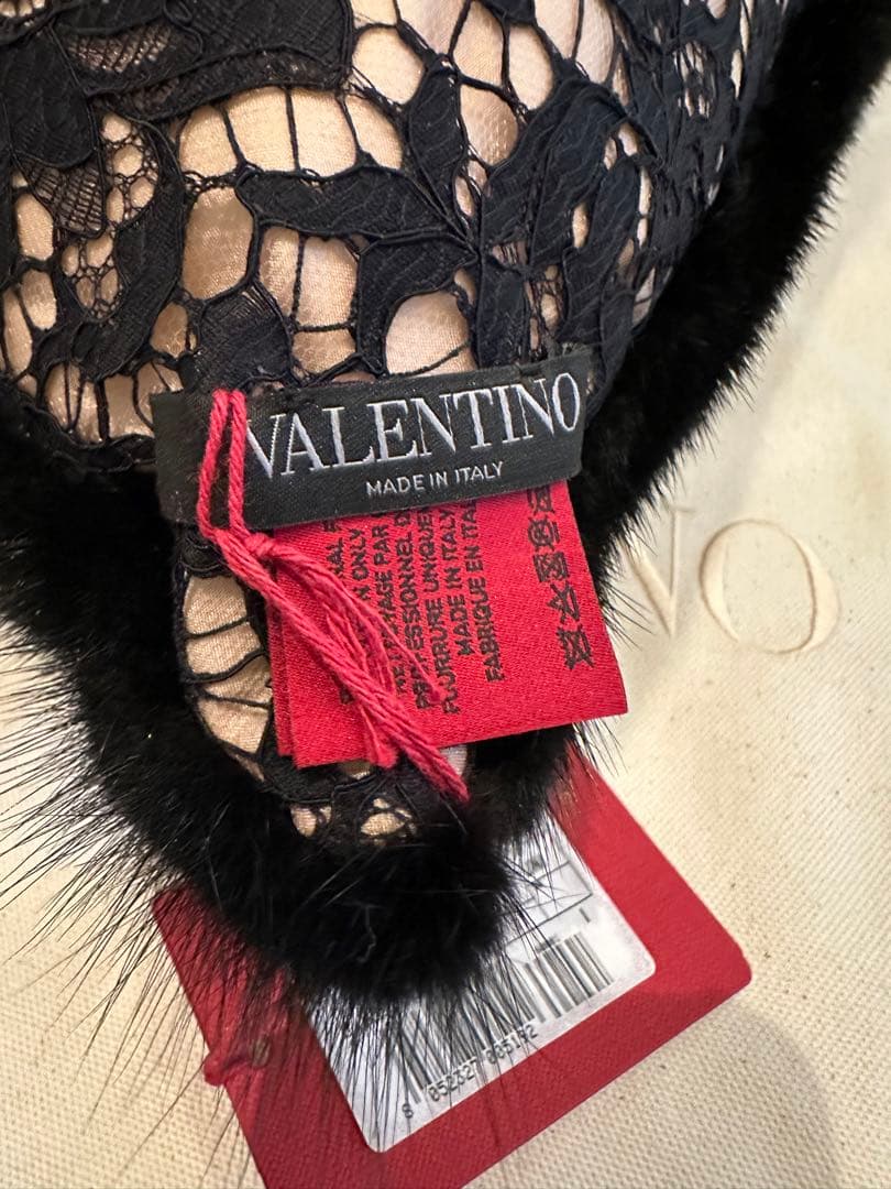VALENTINO ミンクファークッション ベビーレース - メルカリ