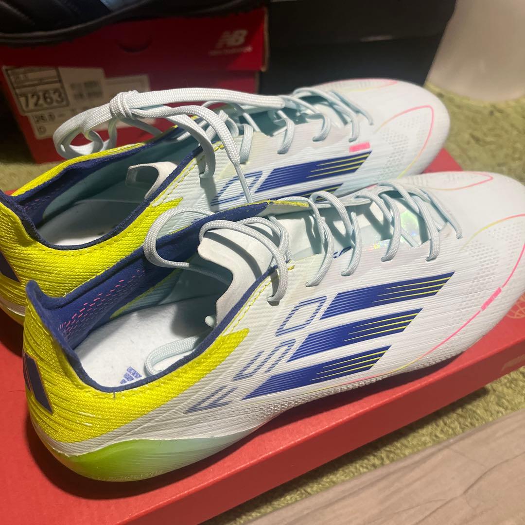 F50 ELITE CAPSULE FG / 天然芝用 26.0cm