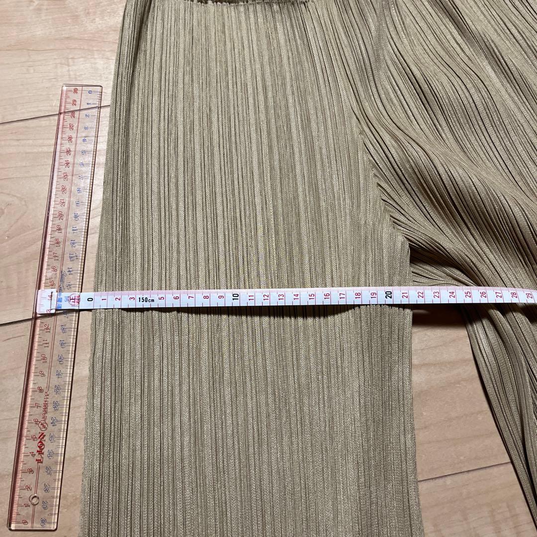 PLEATS PLEASE(プリーツプリーズ) ベージュパンツ　極美品タグ付