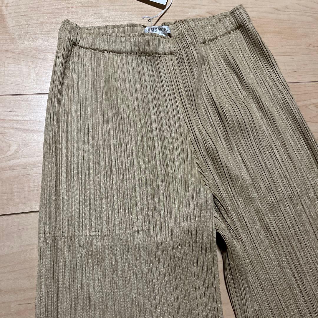 PLEATS PLEASE(プリーツプリーズ) ベージュパンツ　極美品タグ付