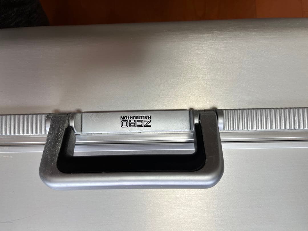 ゼロハリバートン　キャリーケース シルバー　ビンテージ