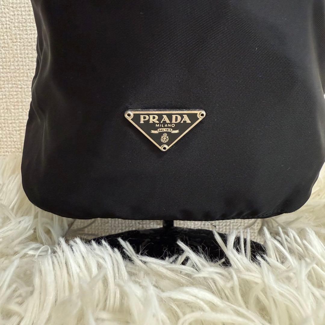 PRADA　アクセサリーポーチ　ブラック　ナイロン 巾着