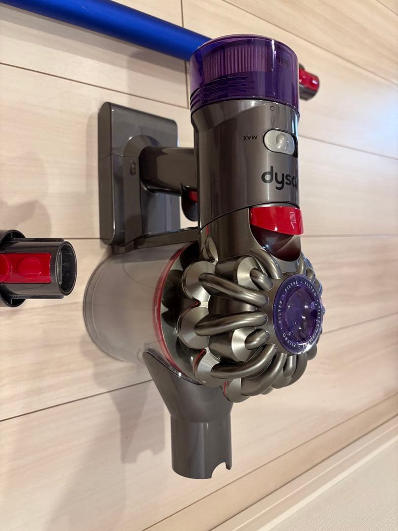 ★ダイソン★ 美品！Dyson V8 Slim Fluffy Extra