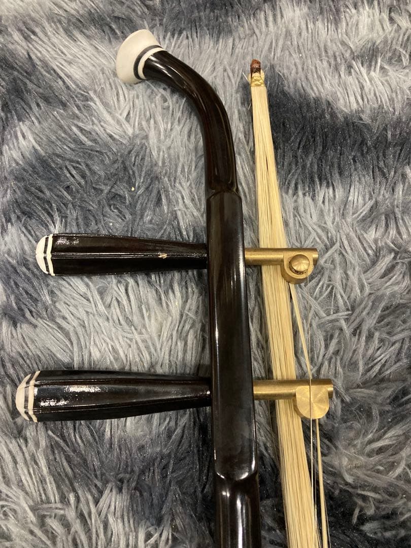 B0301)二胡★中古品★音などを確認済み★ヘビ皮　初心者用
