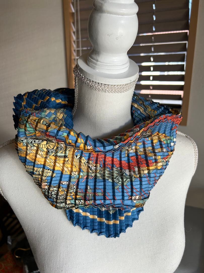 Hermes エルメス　カレ　ギャザー　プリーツ　 マリオネットの時間