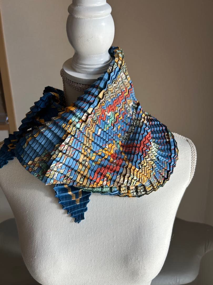 Hermes エルメス　カレ　ギャザー　プリーツ　 マリオネットの時間