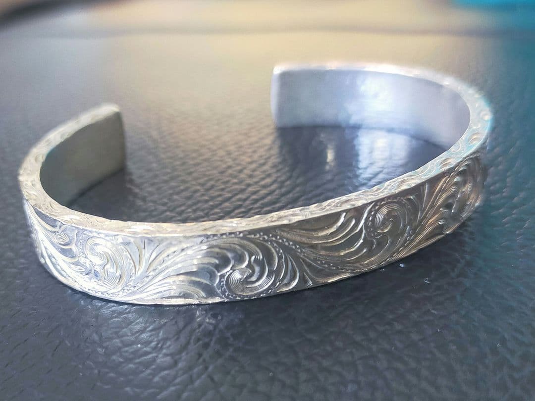 銀　シルバー　925　ブレスレット　ハワイアン　バングル　DEOSCAR　重厚感