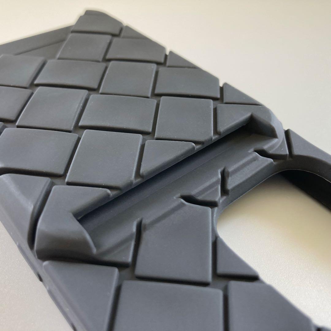 シュウ様用 新品 ボッテガヴェネタ iPhone13Proケース 黒 袋付き