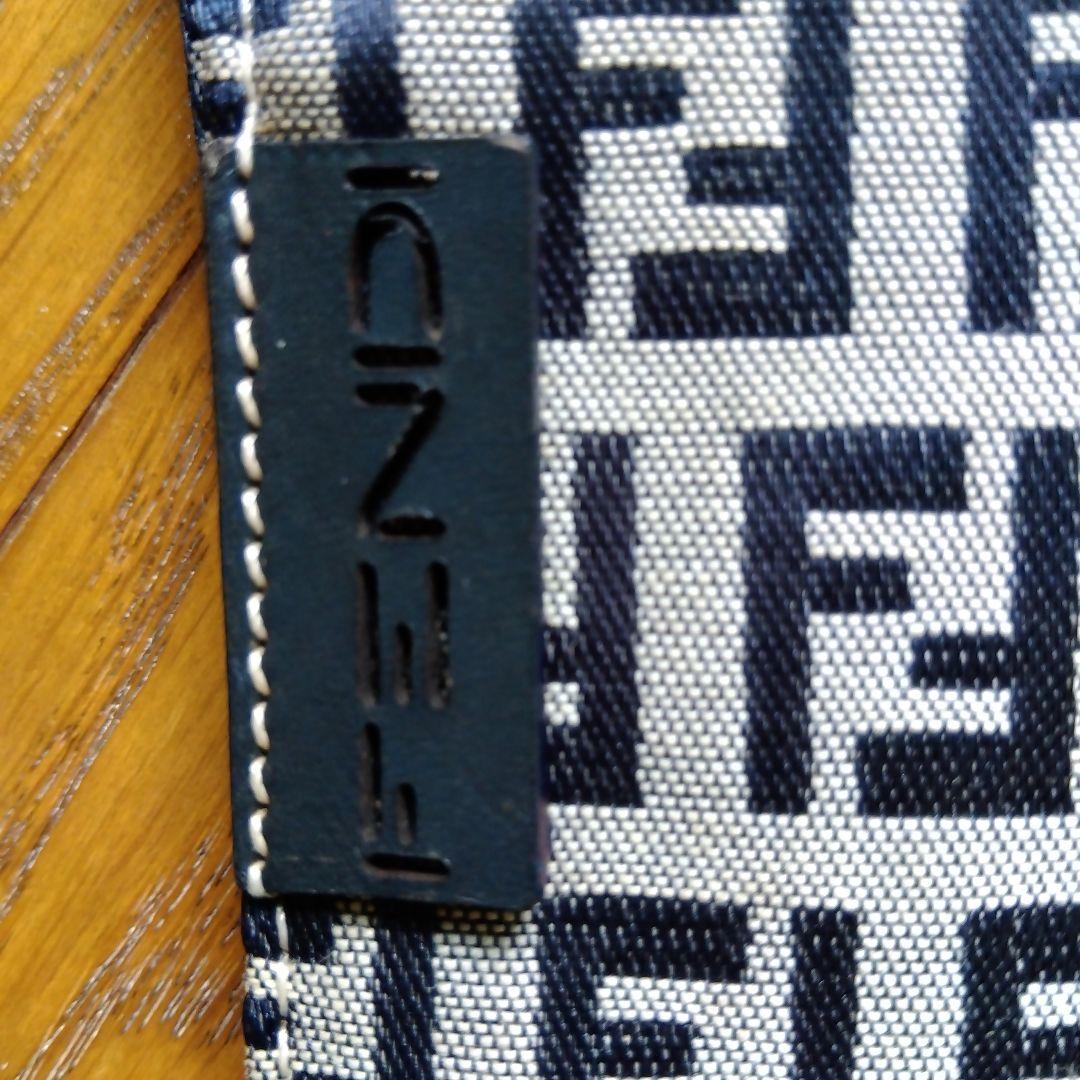 FENDI ショルダーバッグ ミニ 斜め掛け ズッカ柄 レザー 紺色
