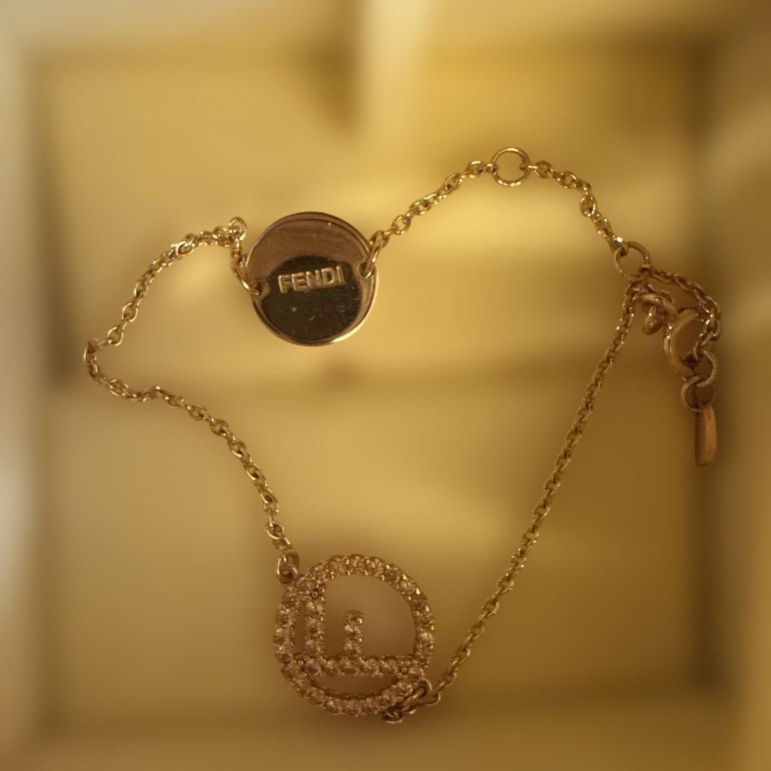 大晦日限定お値段　FENDI ロゴブレスレット　箱　紙袋