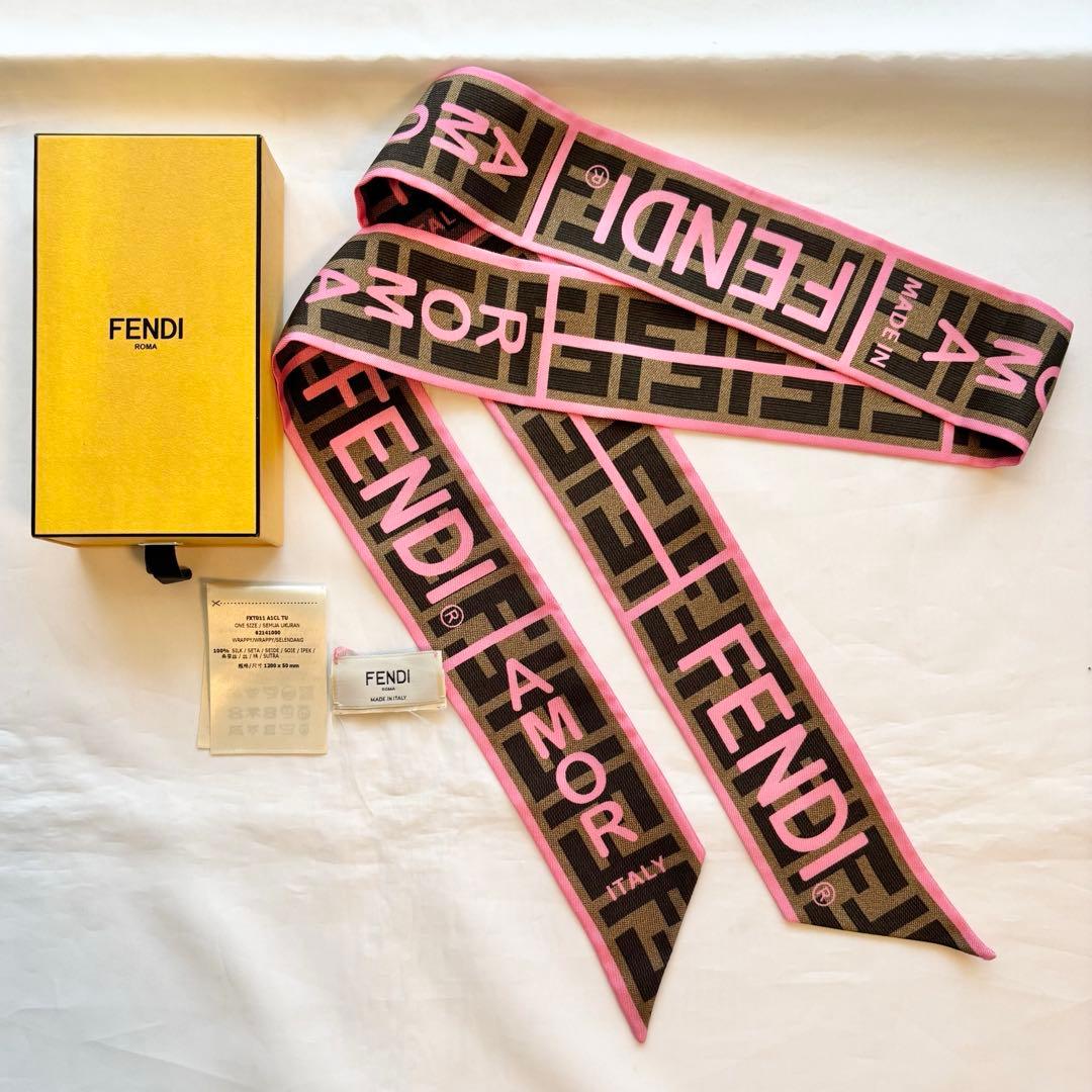 美品 FENDI フェンディ ラッピー シルクスカーフ スカーフ