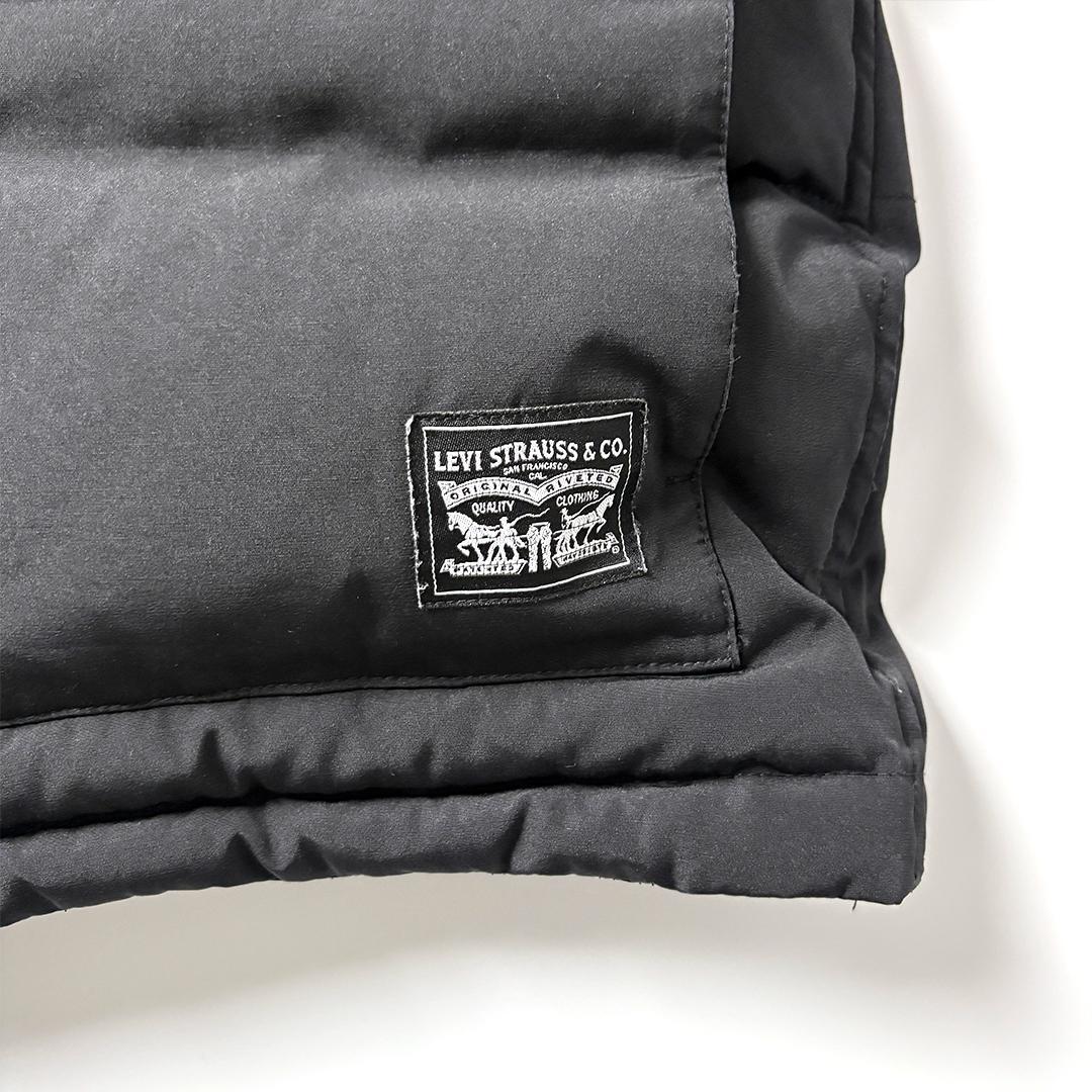 Levi's 中綿ジャケット M ブラック ダウンジャケット パフジャケット