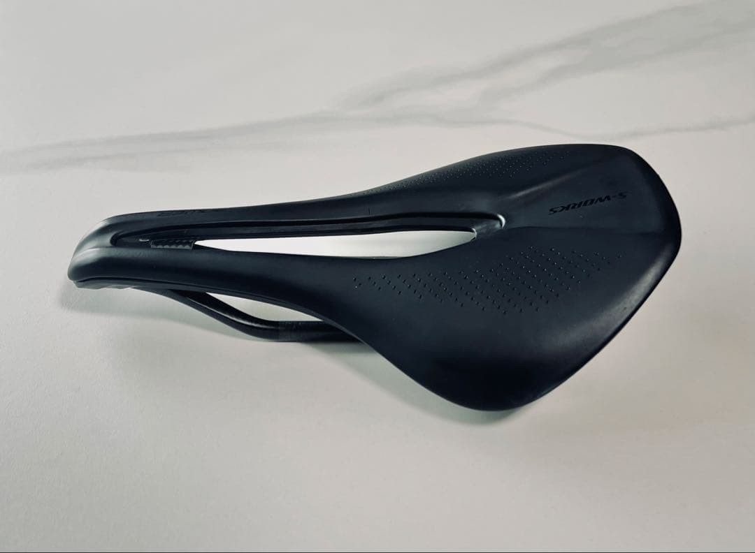 スペシャライズド　POWERカーボンサドル　143mm