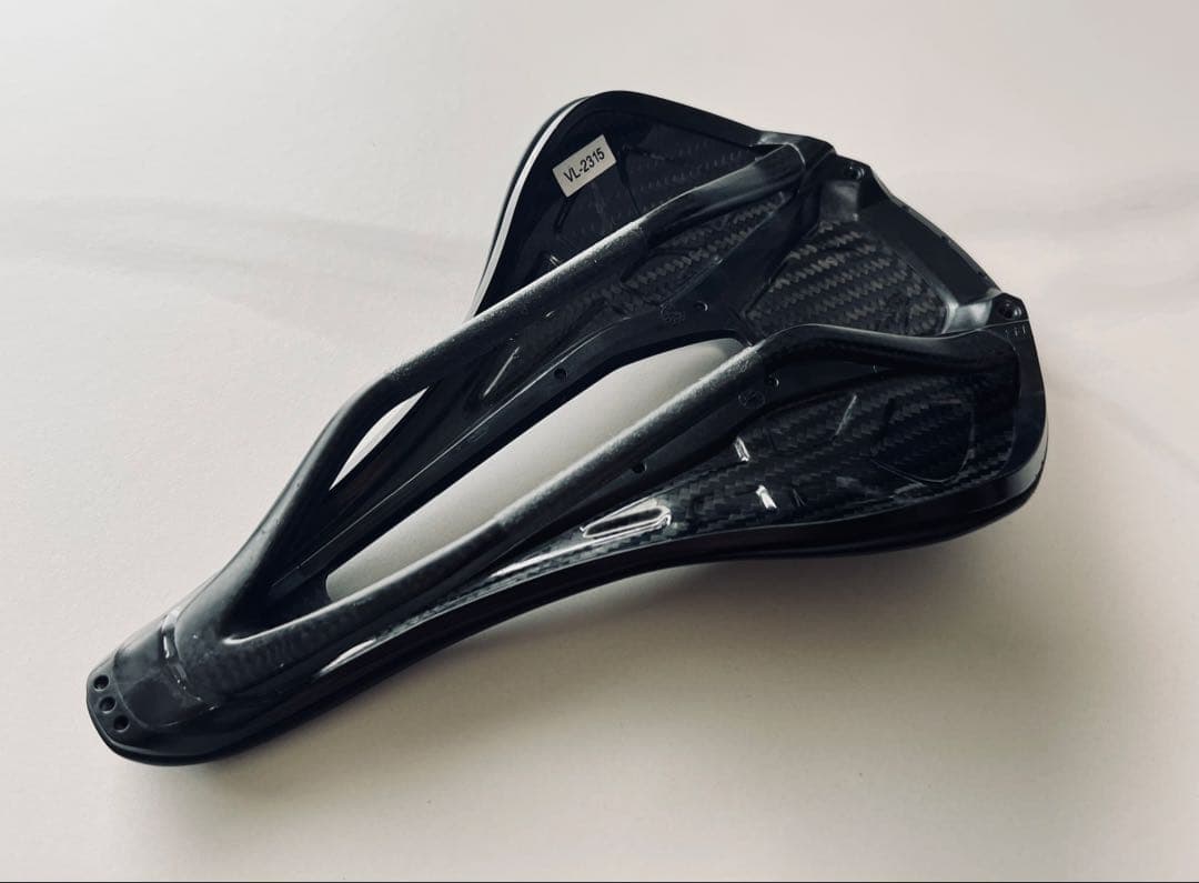 スペシャライズド　POWERカーボンサドル　143mm