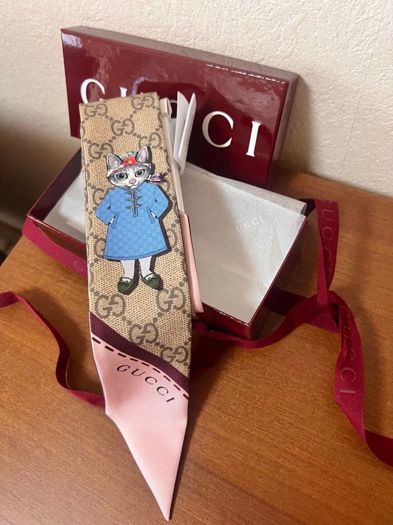グッチ ヒグチユウコ シルク ネックボウ スカーフ Gucci - メルカリ