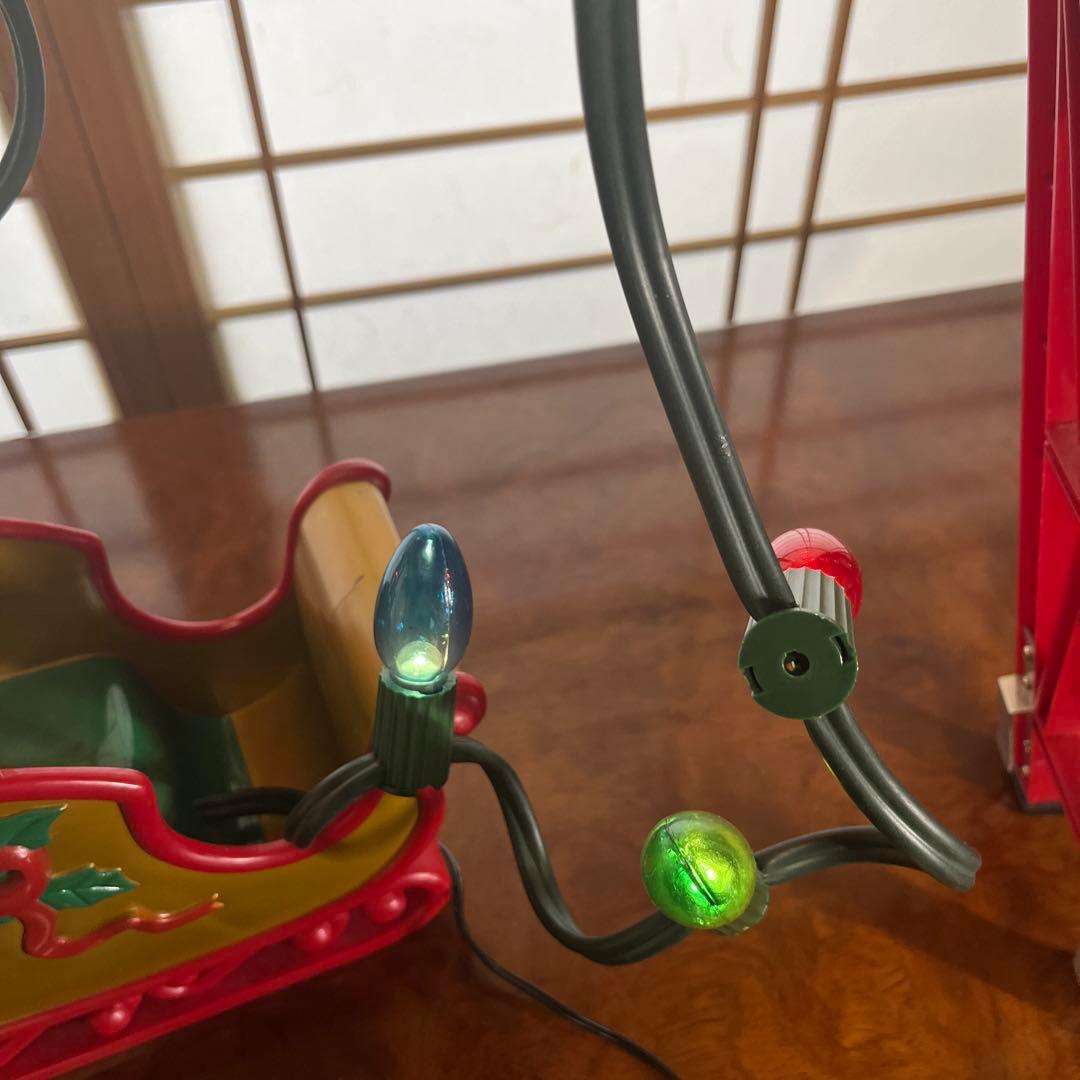 サンタさんが電動ではしごを上り下りします！ライト付き クリスマスソングも流れる