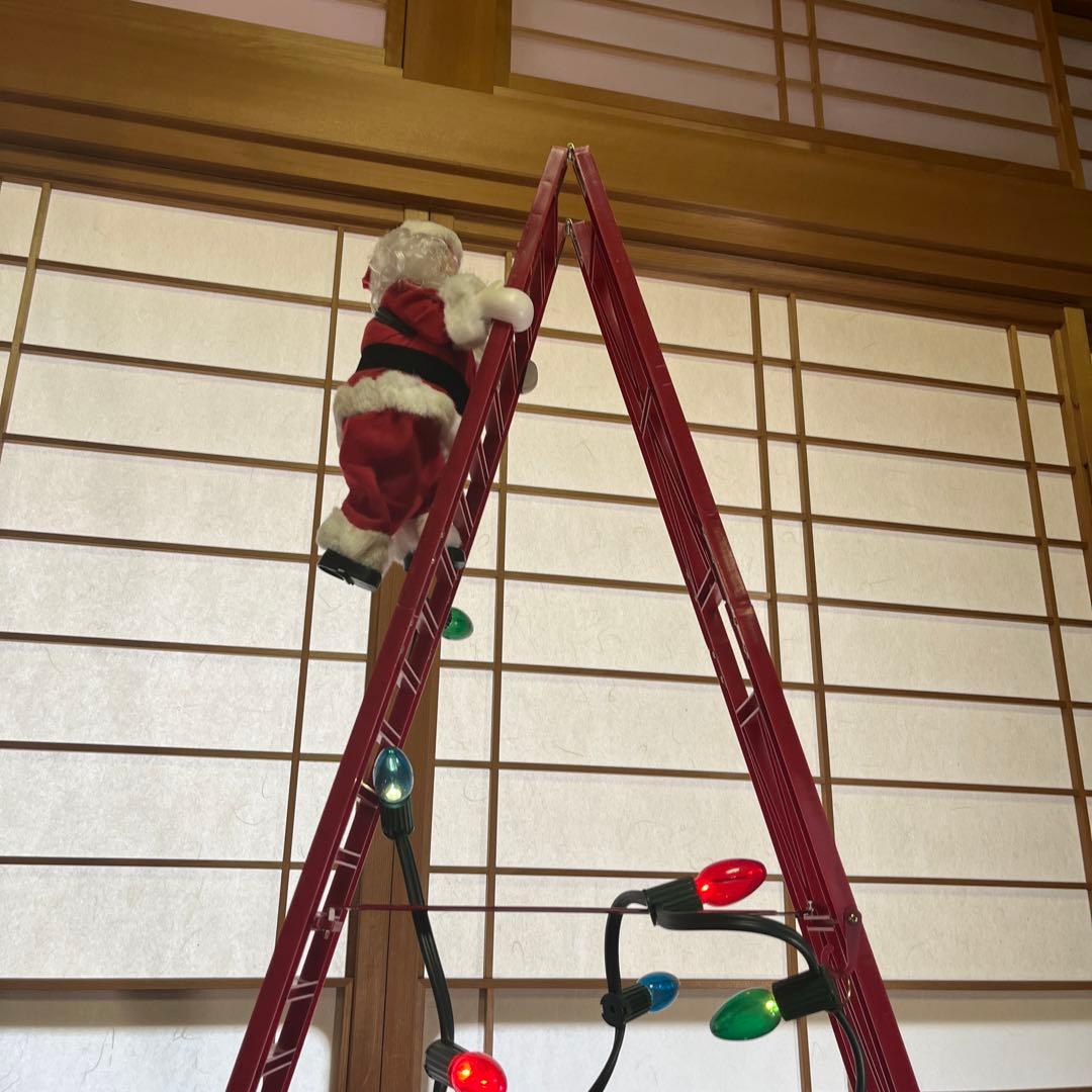 サンタさんが電動ではしごを上り下りします！ライト付き クリスマスソングも流れる