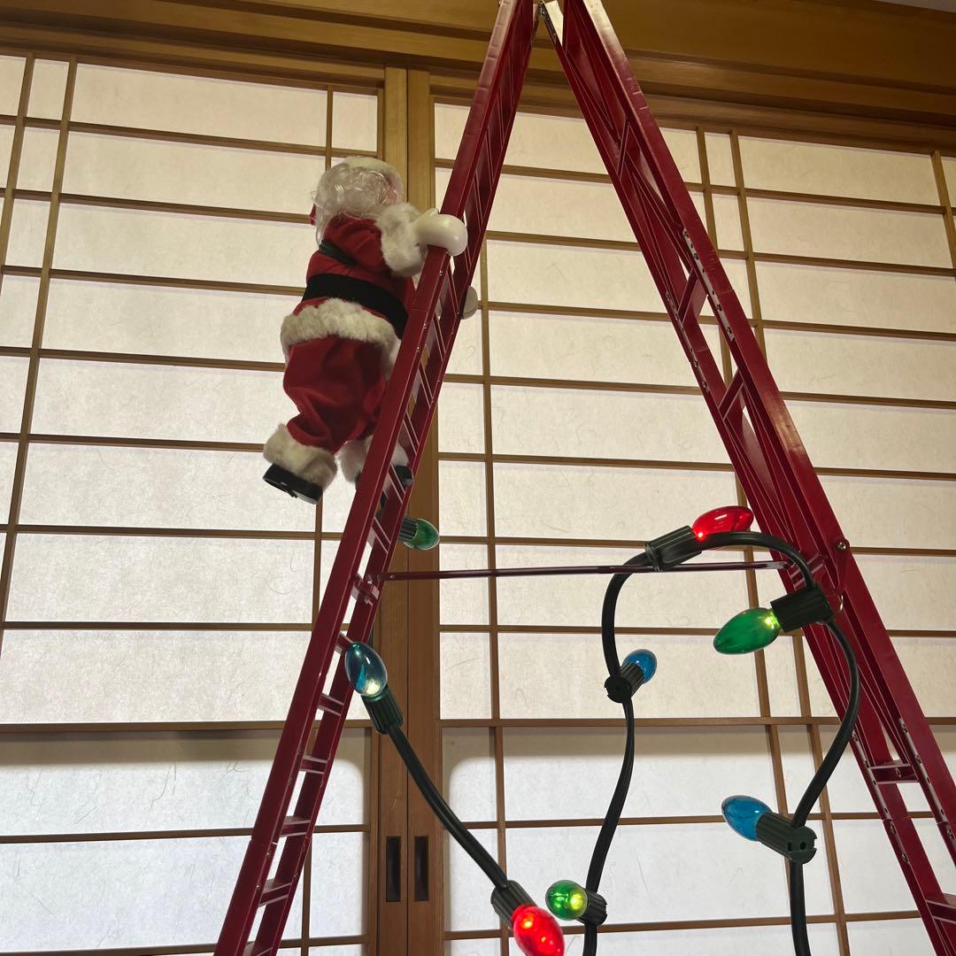サンタさんが電動ではしごを上り下りします！ライト付き クリスマスソングも流れる