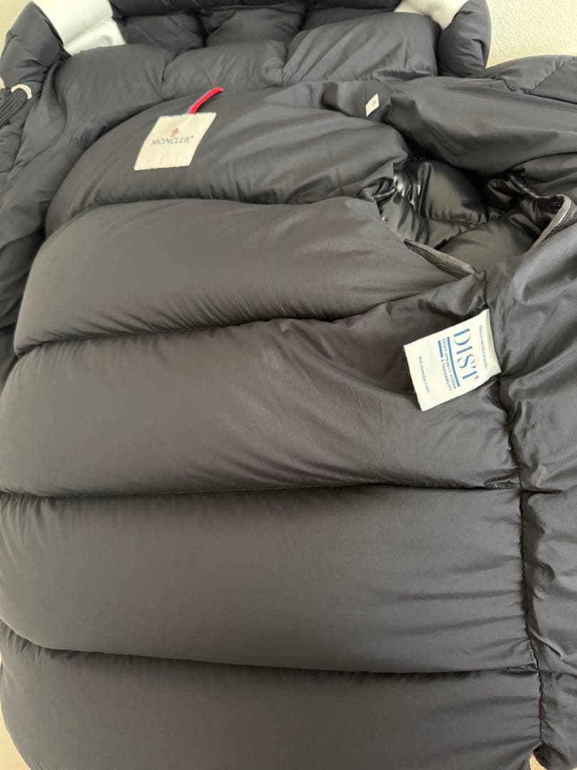 MONCLER ショートダウンジャケット ブラック