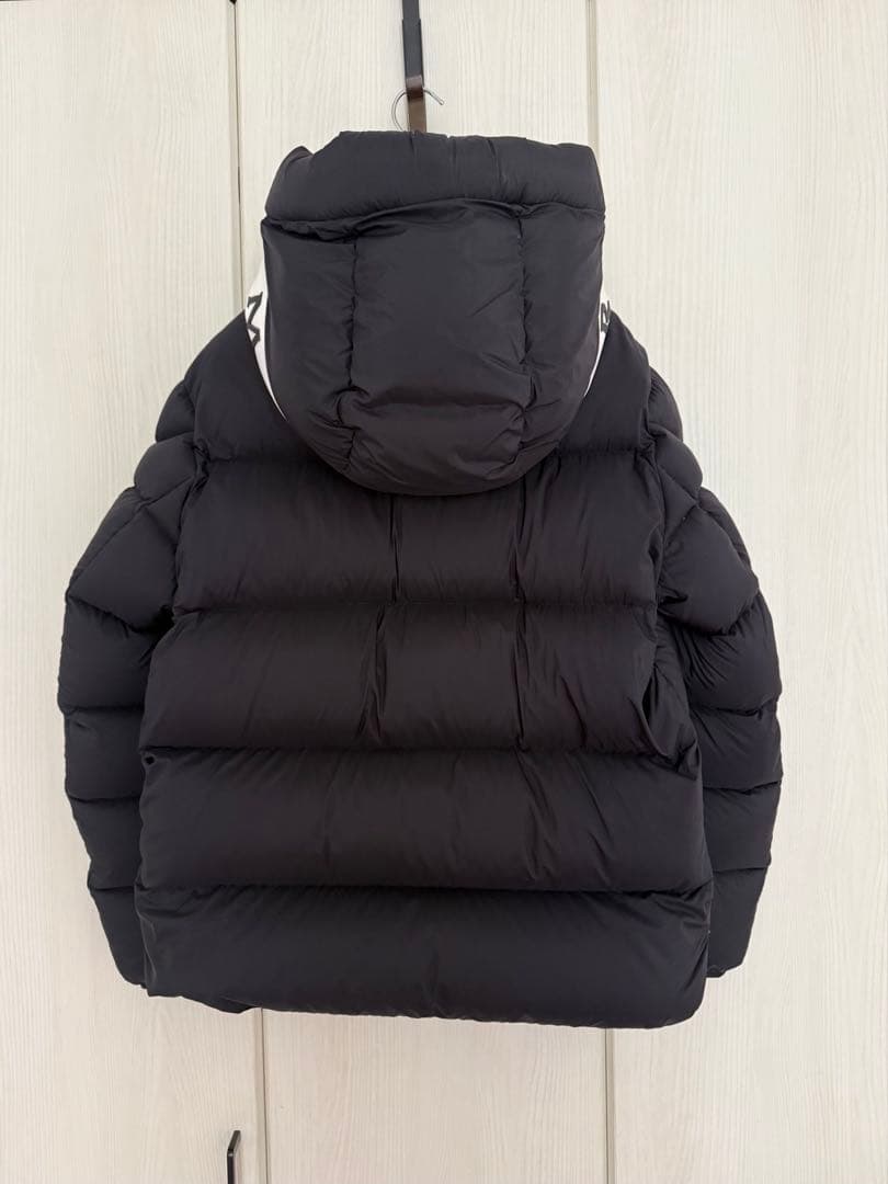 MONCLER ショートダウンジャケット ブラック
