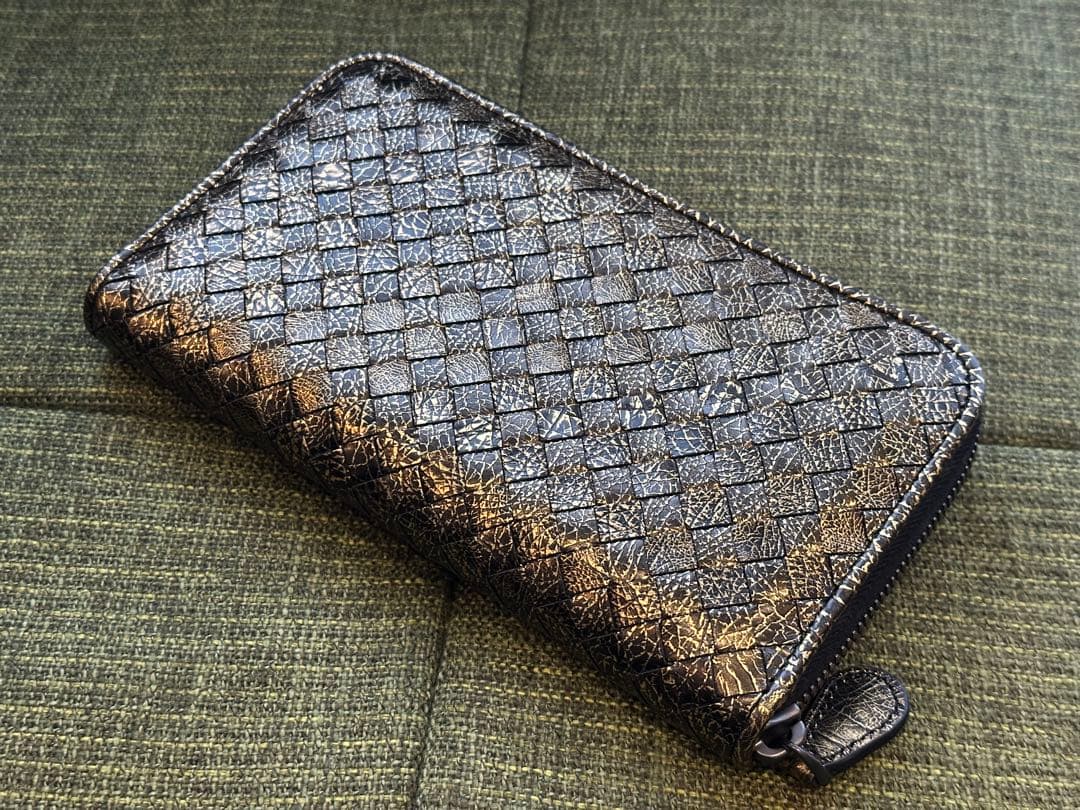 未使用品 ボッテガ・ヴェネタ イントレチャート　ダークゴールド長財布