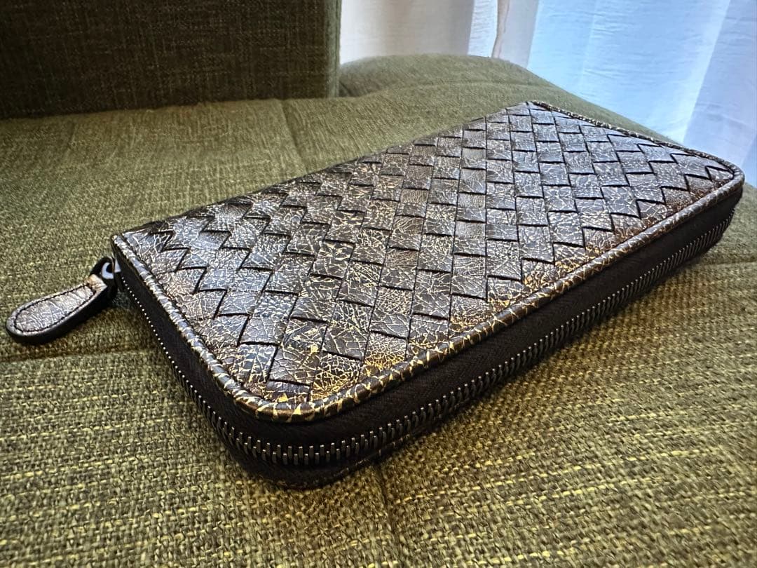 未使用品 ボッテガ・ヴェネタ イントレチャート　ダークゴールド長財布