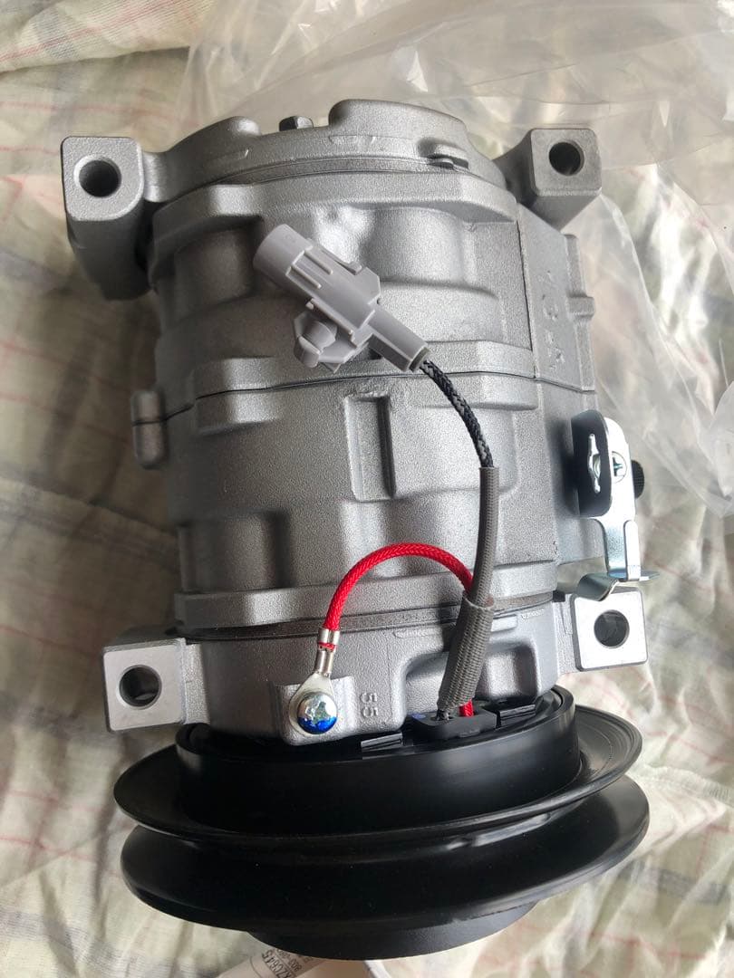 DENSO コンプレッサー 447180-745R