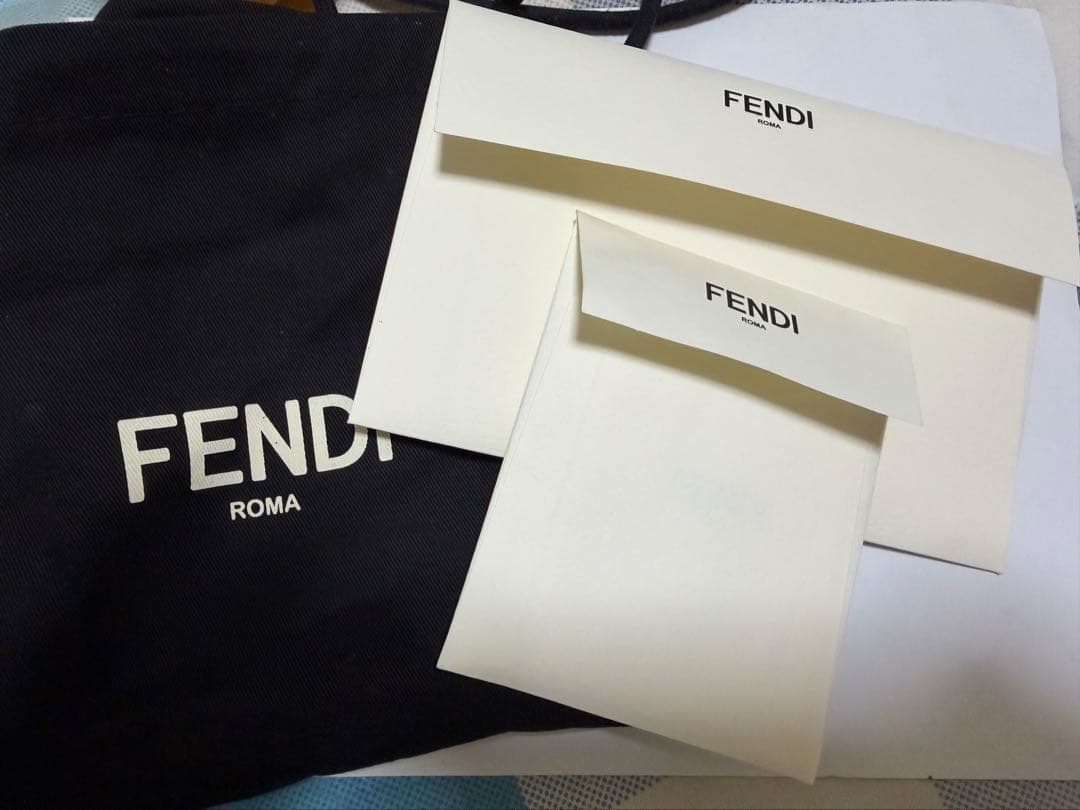 本日中のみ表示金額✨FENDI スクエアベルト Fロゴ リバーシブル - メルカリ