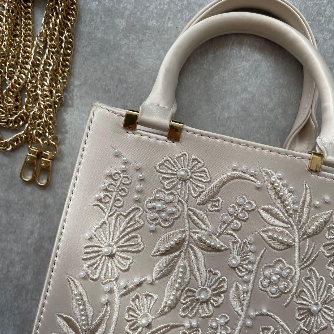 新品同様ZARA サテン風フェイクパールバッグ エクリュ チェーン