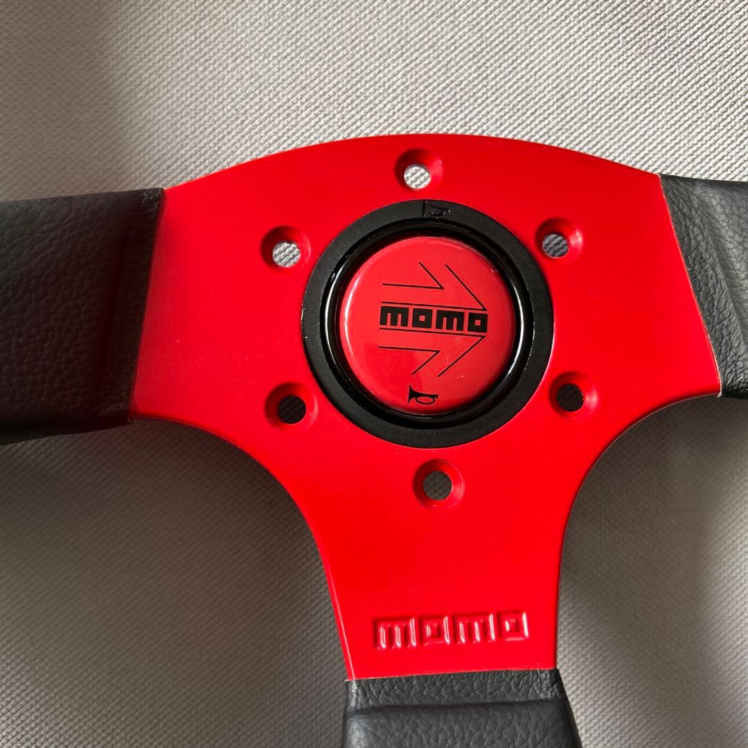 MOMO スポーツステアリング コマンド レッド/ブラック
