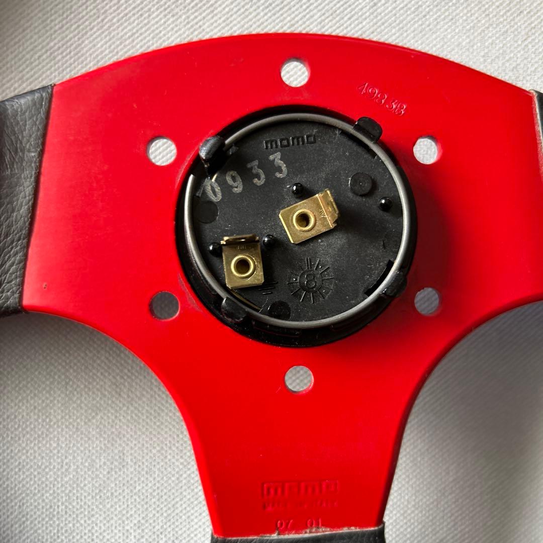 MOMO スポーツステアリング コマンド レッド/ブラック