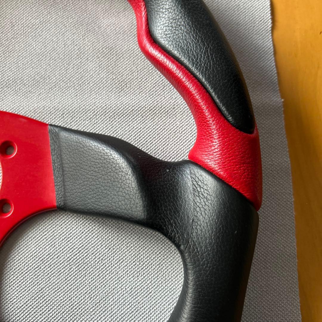 MOMO スポーツステアリング コマンド レッド/ブラック