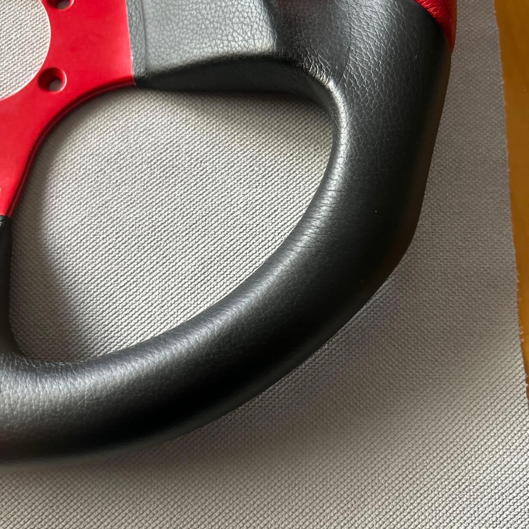 MOMO スポーツステアリング コマンド レッド/ブラック