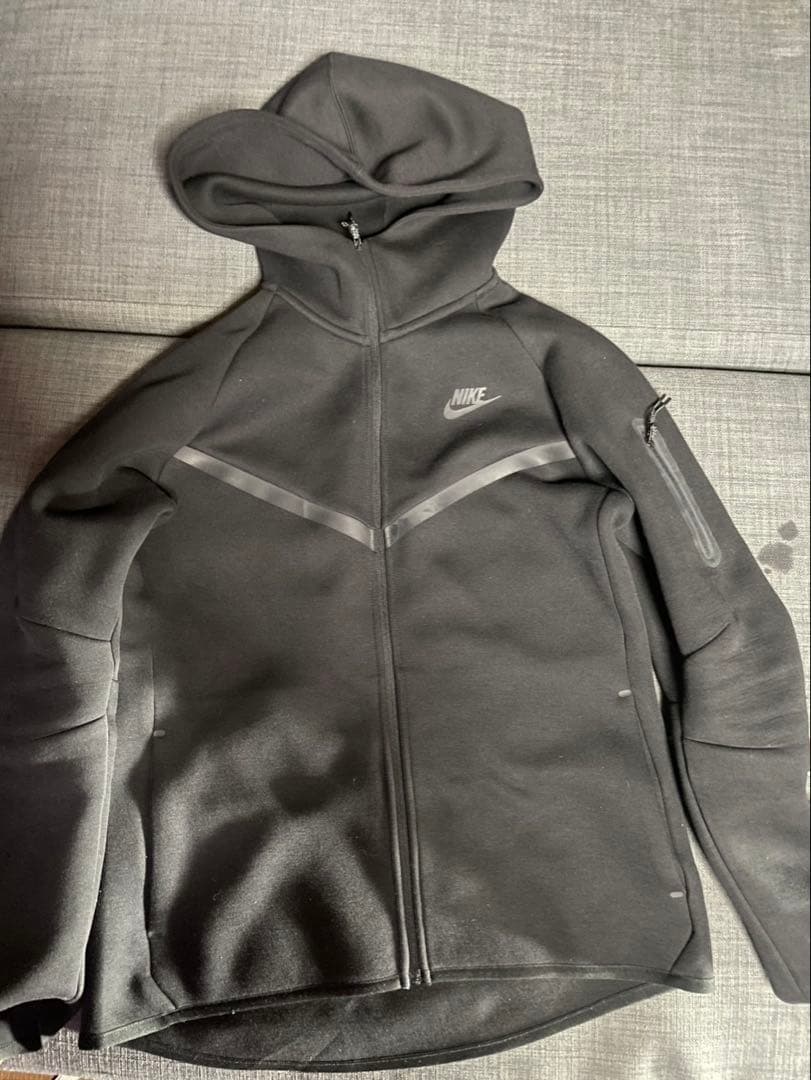 Nike テックフリース　ブラック