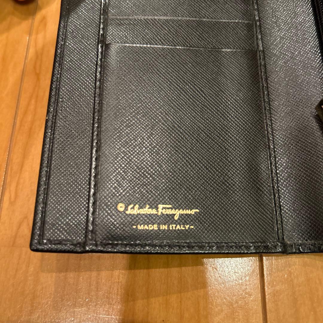 サルヴァトーレ フェラガモ 長財布 ガンチーニ 黒