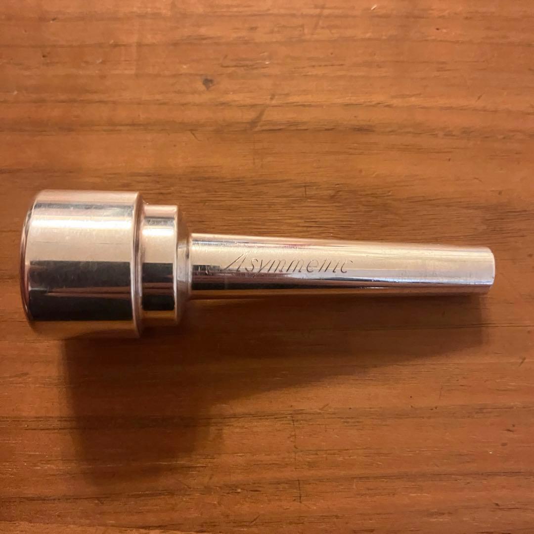 Asymmetric 3C+544 トランペットマウスピース