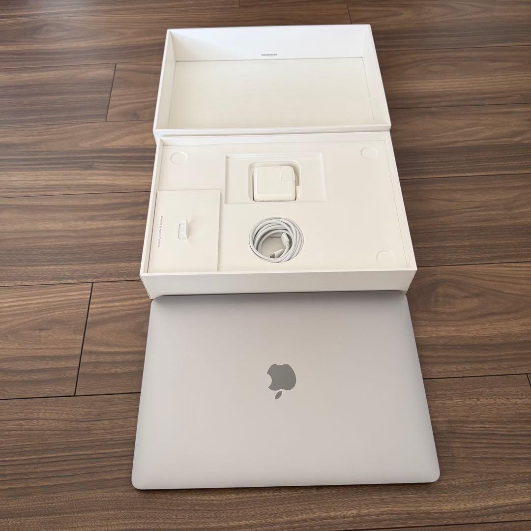 【超美品】MacBook Air 2018 13インチ