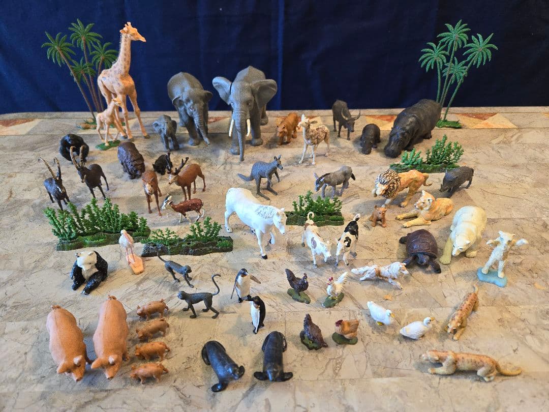 ◇1960年代 ブリテン(Britains)社製、動物フィギュア53体+植物6点