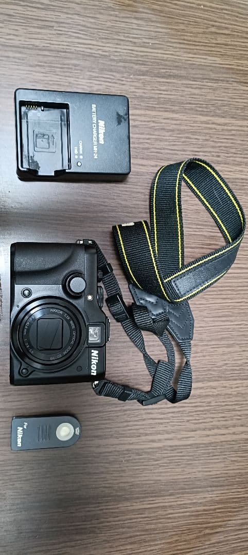 Nikon COOLPIX P7100（デジタルカメラ）※ジャンク