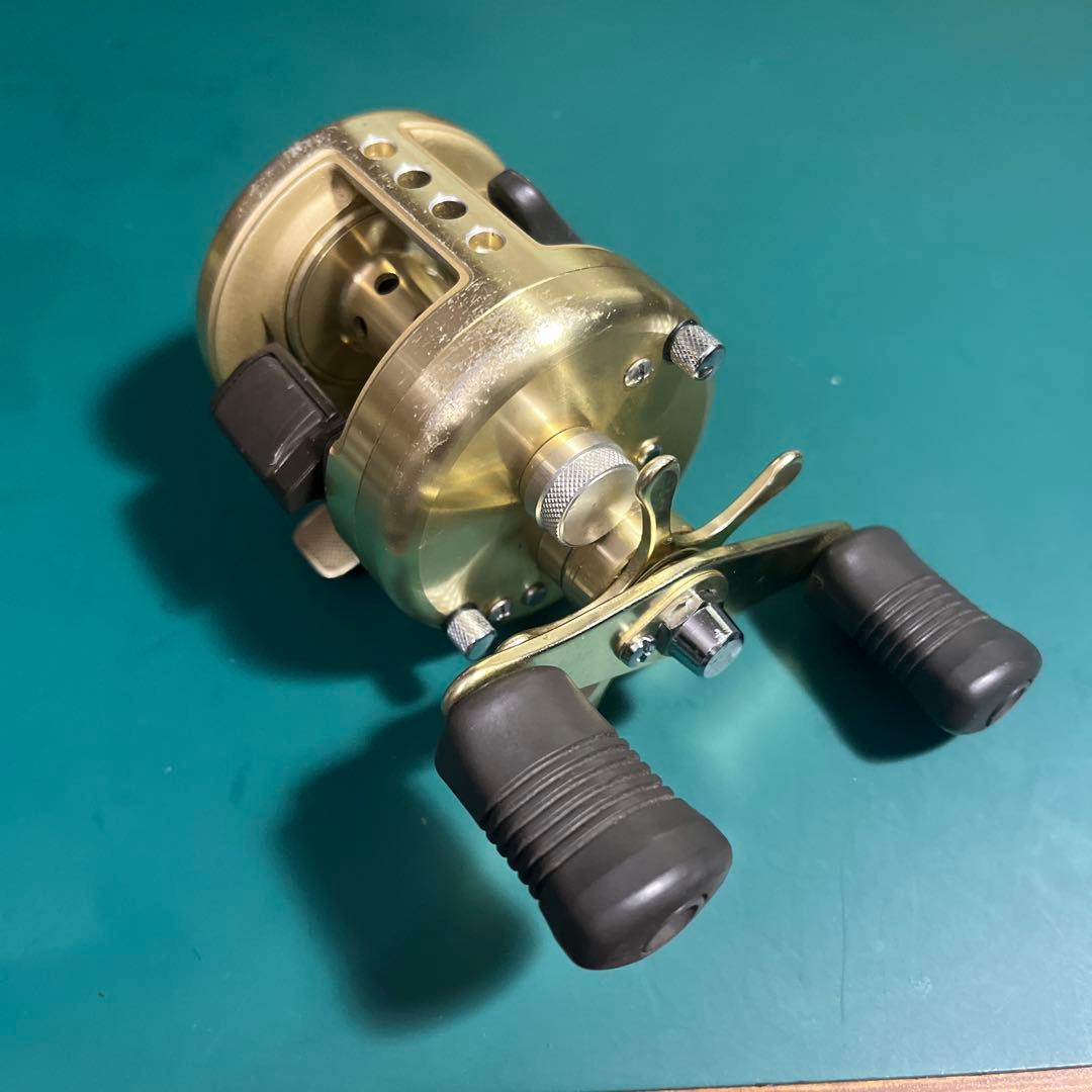 シマノ　カルカッタ 100XT