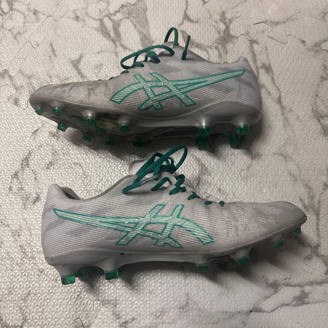 ASICS SUPERFLY ホワイト/グリーン スパイク - メルカリ