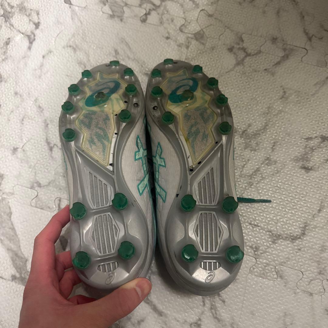 ASICS SUPERFLY ホワイト/グリーン スパイク - メルカリ