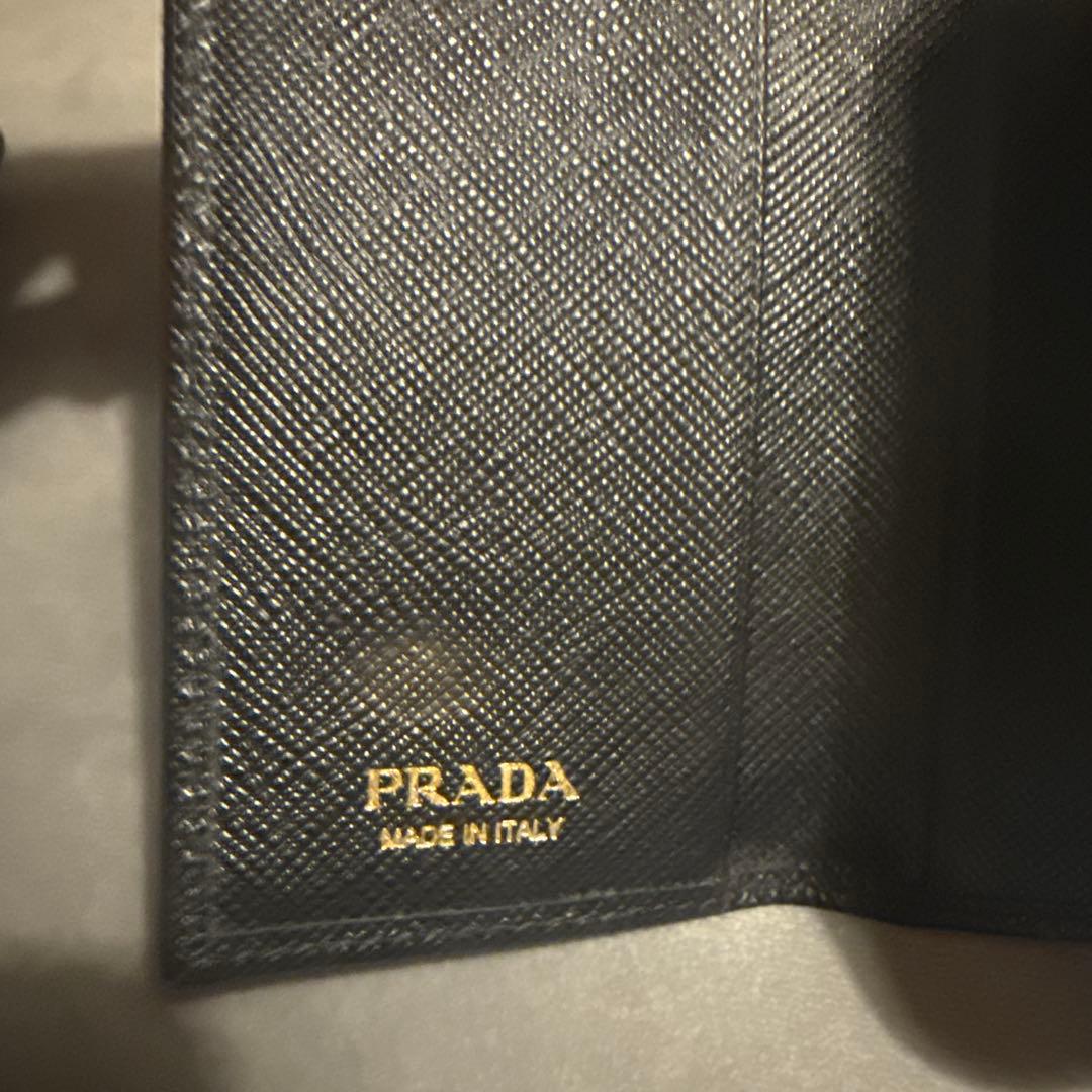 値下げ不可！PRADA ブラック レザー キーケース